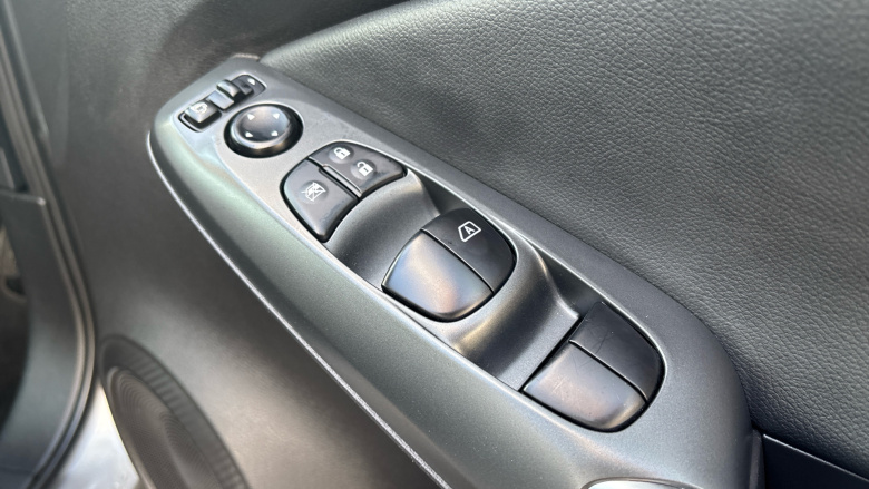 Nissan Juke 1.0 DiG-T Acenta Premium 5dr Petrol Hatchback